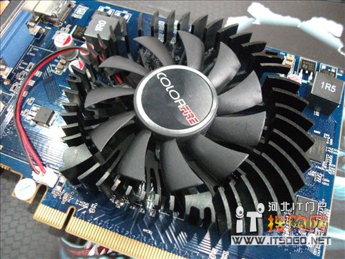 鐳風(fēng) HD6570 戰(zhàn)甲蜥 HM1024M D3 顯卡在散熱方面回收了小電扇加散熱片的設(shè)計(jì)，可使得該款顯卡實(shí)時有效的舉辦散熱，同時在運(yùn)行時也有著不錯的靜音結(jié)果。