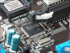 長(zhǎng)壽命電解電容誰(shuí)是MVP七彩虹C.N680i頂級(jí)四核板開(kāi)賣(mài)